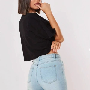 Beyaz %100 Pamuk Bisiklet Yaka Oversize Crop T-shirt