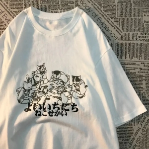 Beyaz Bana Her Koşulların Altında Bir Sigara Vermeyin Tshirt Komik Sözler Alıntı T