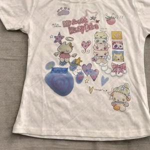 Beyaz Çok Yönlü Gevşek Trendy Yepyeni Saf Baskılı Taban Üst Grafik T