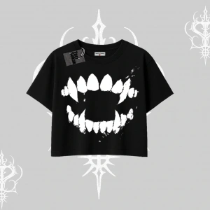 Beyaz Crop Tişört Vampir Dış