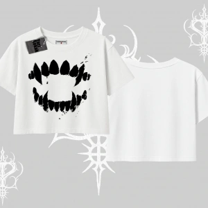 Beyaz Crop Tişört Vampir Dış