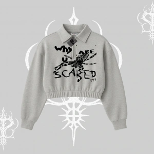 Beyaz Crop Yarım Fermuarlı Sweatshirt Why are u Scared