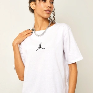 Beyaz Kadın Air Baskılı Bisiklet Yaka Tişört