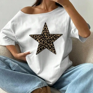 Beyaz Kadın Düşük Omuz Kayık Yaka Baskılı