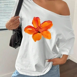 Beyaz Kadın Düşük Omuz Kayık Yaka Baskılı