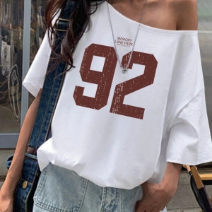 Beyaz Kadın Düşük Omuz Kayık Yaka Doksan İki Baskılı