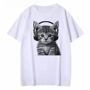 Beyaz Kawaii Yavru Kulaklıklar Baskı Tkırmızılar Tee