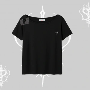 Beyaz Kayık yaka Tişört Özel logolu