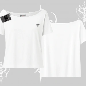 Beyaz Kayık yaka Tişört Özel logolu