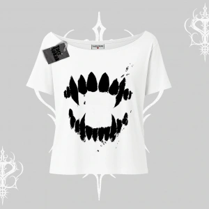 Beyaz Kayık yaka Tişört Vampir Dış