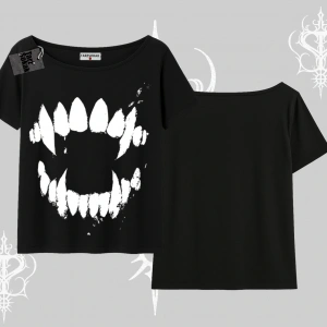 Beyaz Kayık yaka Tişört Vampir Dış