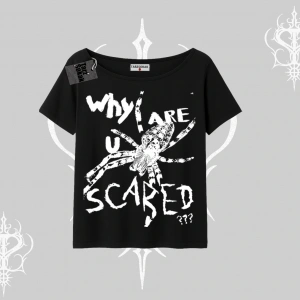 Beyaz Kayık yaka Tişört Why are u Scared