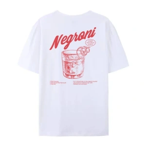 Beyaz Negroni Geri Baskı Retro Tarzı Kokteyl İçme Harajuku Sokak Grafik Tees