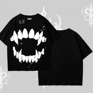 Beyaz Oversize Tişört Vampir Dış