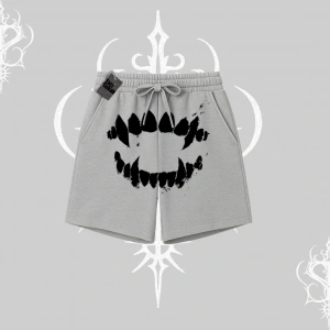 Beyaz Şort Vampir Dış