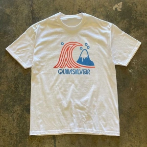 Beyaz Trend Yuvarlak Boyun Gevşek Yaz Grafik Yaz