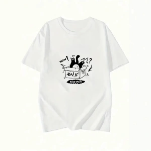 Beyaz Yavru Kedi Balık Tutuyor Karikatür Baskı Gevşek O-Boyun Yumuşak Kısa Ko