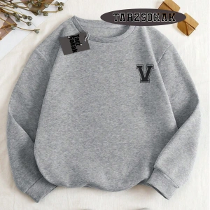 Biskilet Yaka Sweatshirt Beyaz V HARFİ İSME Özel Tasarım