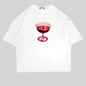 Bite My Strawberry Baskılı Beyaz Oversize Unisex