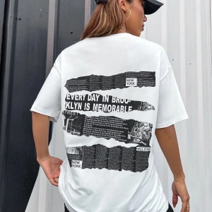 Brooklyn Slogan Baskılı Gazete Desenli Oversize
