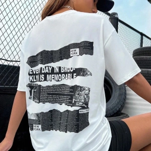 Brooklyn Slogan Baskılı Gazete Desenli Oversize