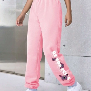 Butterfly & Letter Graphic 4 Mevsim Eşofman