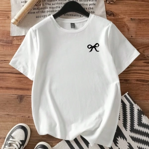 Büyük Beden Fiyonk Logo Baskılı Rahat Minimalist Desen Yuvarlak Yaka Kısa Kollu Tişö