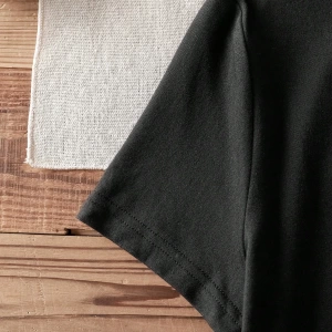 Büyük Beden Fiyonk Logo Baskılı Rahat Minimalist Desen Yuvarlak Yaka Kısa Kollu Tişö