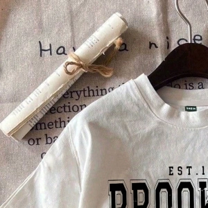 Casual Brooklyn Baskılı Yuvarlak Yaka Kısa Kollu Fitted Kadın Tişörtü, %34 Pamuk