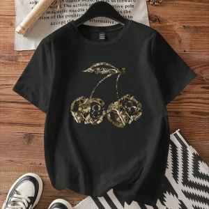 Casual Cheetah Desenli ve Kiraz Grafikli Yuvarlak Yaka Kısa Kollu Dar Kesim Kadın Ti