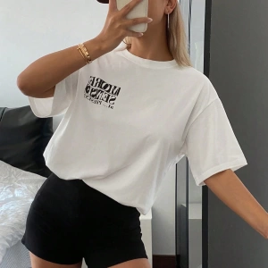 Casual Grafik Baskılı Bol Kesim Kısa Kollu Tişört Kadınlar İçin, Yaz