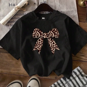 Casual Minimalist Leopar Desenli Fiyonk Dekor Yuvarlak Yaka Kısa Kollu Fitted Kırpıl
