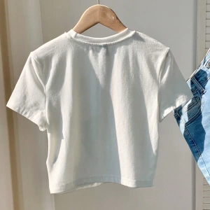 Casual Minimalist Leopar Desenli Fiyonk Dekor Yuvarlak Yaka Kısa Kollu Fitted Kırpıl