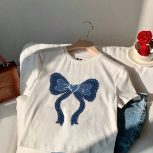 Casual Minimalist Leopar Desenli Fiyonk Dekor Yuvarlak Yaka Kısa Kollu Fitted Kırpıl