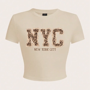 Casual Minimalist NYC Grafik Baskılı Mürettebat Yaka Kısa Kollu Kırpılmış Dar Ke