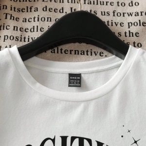 Casual Positive Letter Print Crew Neck Kısa Kollu Fitted Kadın Tişörtü, Yaz İçin Uyg