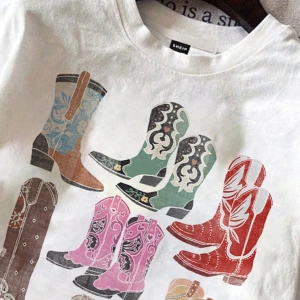 Casual Renkli Botlar Grafik Slim Fit Mürettebat Yaka Kısa Kollu Kadın Tişörtü, Yaz Ret