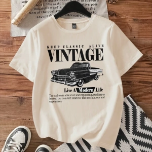 Casual Retro Kırmızı Araba Desenli %50 Pamuk Kadın Tişört