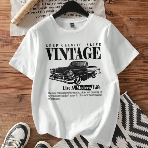 Casual Retro Kırmızı Araba Desenli %50 Pamuk Kadın Tişört