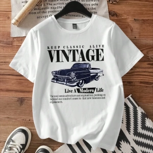 Casual Retro Kırmızı Araba Desenli %50 Pamuk Kadın Tişört
