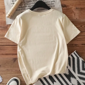 Casual Retro Kırmızı Araba Desenli %50 Pamuk Kadın Tişört