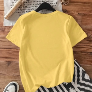 Casual Retro Kırmızı Araba Desenli %50 Pamuk Kadın Tişört