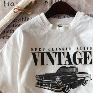 Casual Retro Kırmızı Araba Desenli %50 Pamuk Kadın Tişört