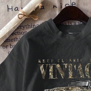 Casual Retro Kırmızı Araba Desenli %50 Pamuk Kadın Tişört
