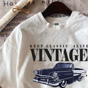 Casual Retro Kırmızı Araba Desenli %50 Pamuk Kadın Tişört