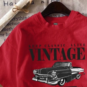 Casual Retro Kırmızı Araba Desenli %50 Pamuk Kadın Tişört