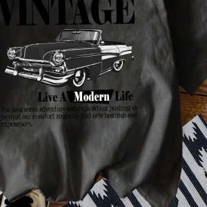 Casual Retro Kırmızı Araba Desenli %50 Pamuk Kadın Tişört