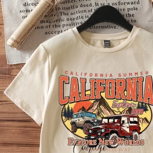 Casual Retro Kırmızı Araba Desenli %50 Pamuk Kadın Tişört