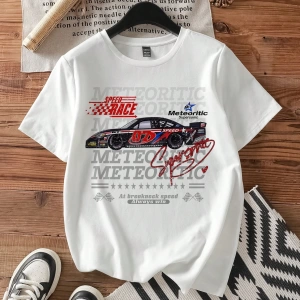 Casual Retro Kırmızı Araba Desenli %50 Pamuk Kadın Tişört