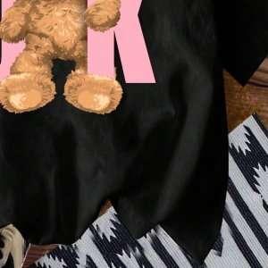 Casual Siyah Büyük Boy OK Bear Grafik Yuvarlak Yaka Kısa Kollu Pamuklu Tişört Kadınl